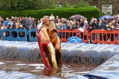 Gravy Wrestling 2018 - luchadora and golden balls